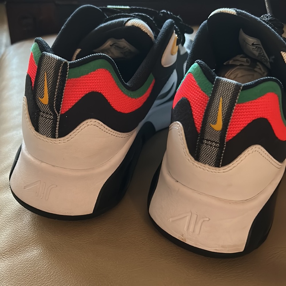 Nike sneakers - Picture 7 of 16